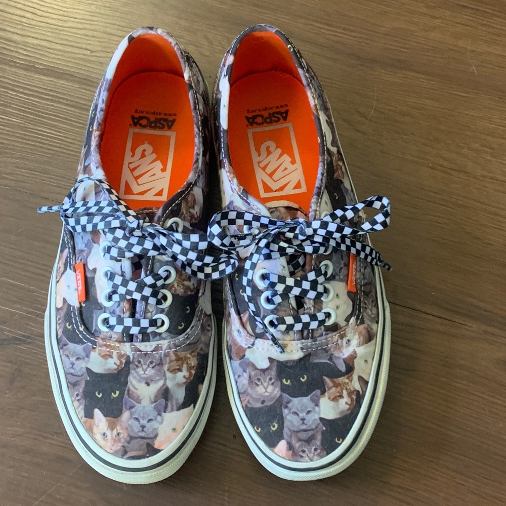 VANS ASPCA CAT size 8